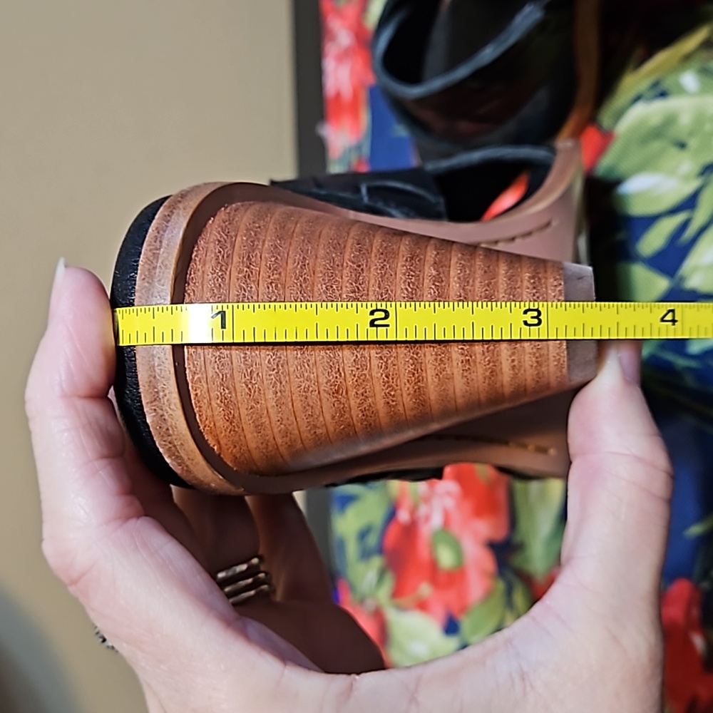 NEW Frye Leather Sandals - Picture 11 of 11